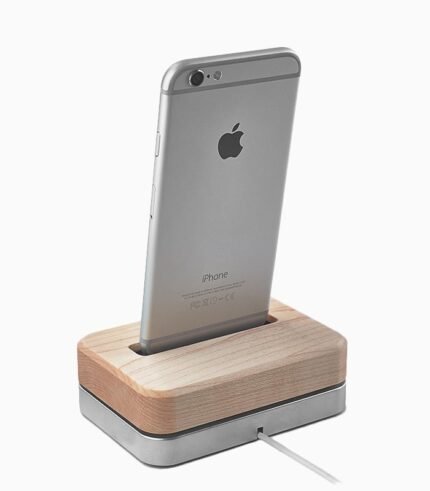قاعدة توصيل iphone